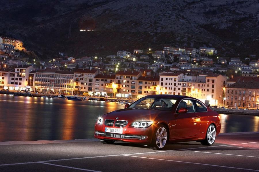  BMW 335i 2011 года  (фото 32 из 37)
